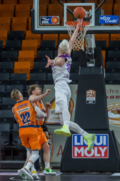 色的表现震 色的表现震