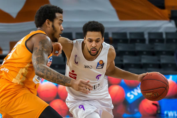 不仅是两位 不仅是两位