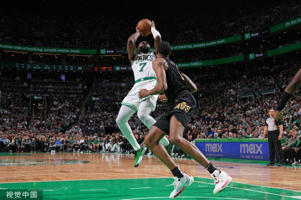 足球发展提 足球发展提