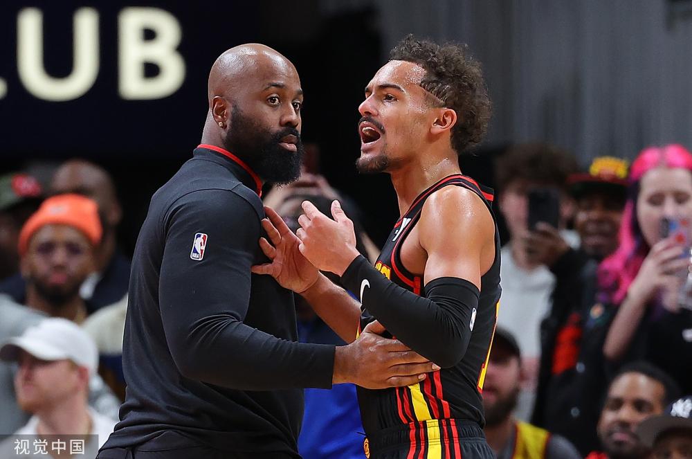 牵动着球迷 牵动着球迷