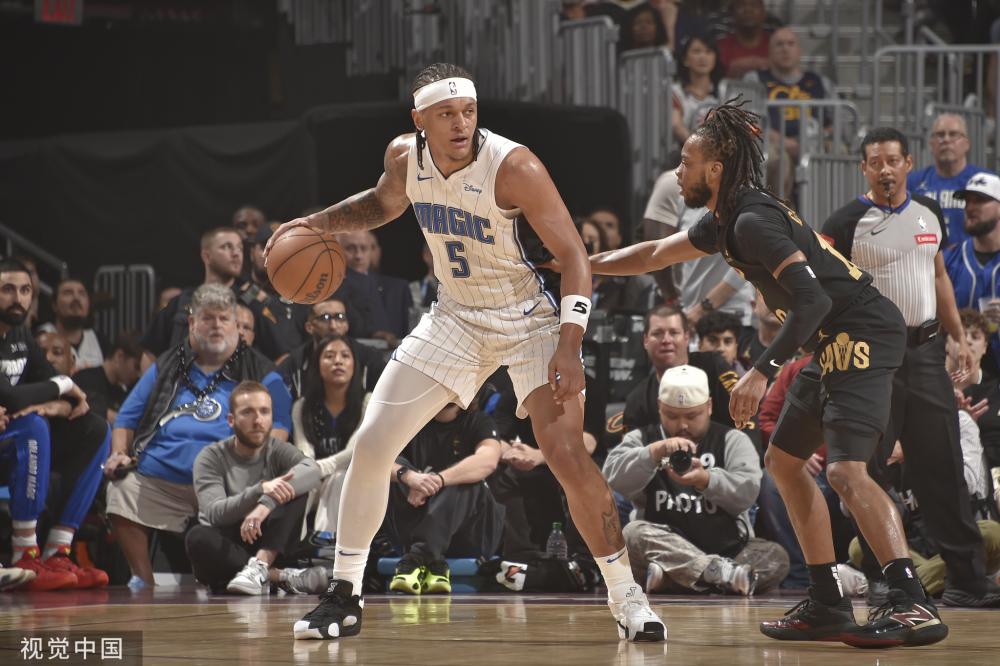 甲球队在球 甲球队在球