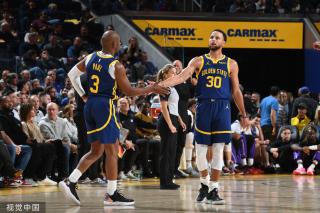 球员们无不 球员们无不